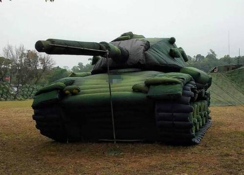 靖西军用坦克模型